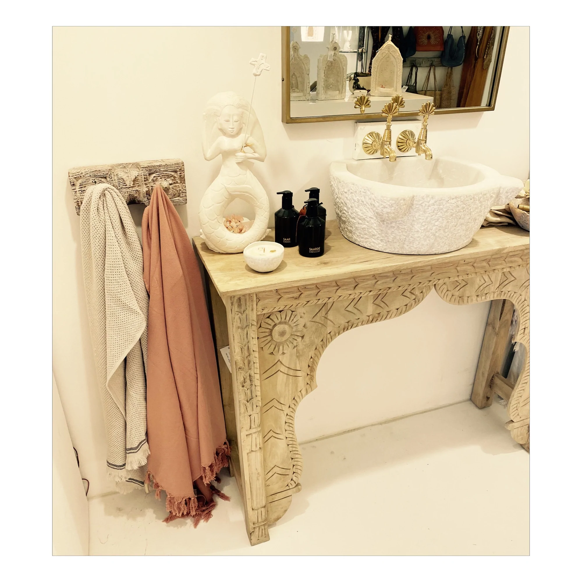 The 'Bhagwan' Marble Basin