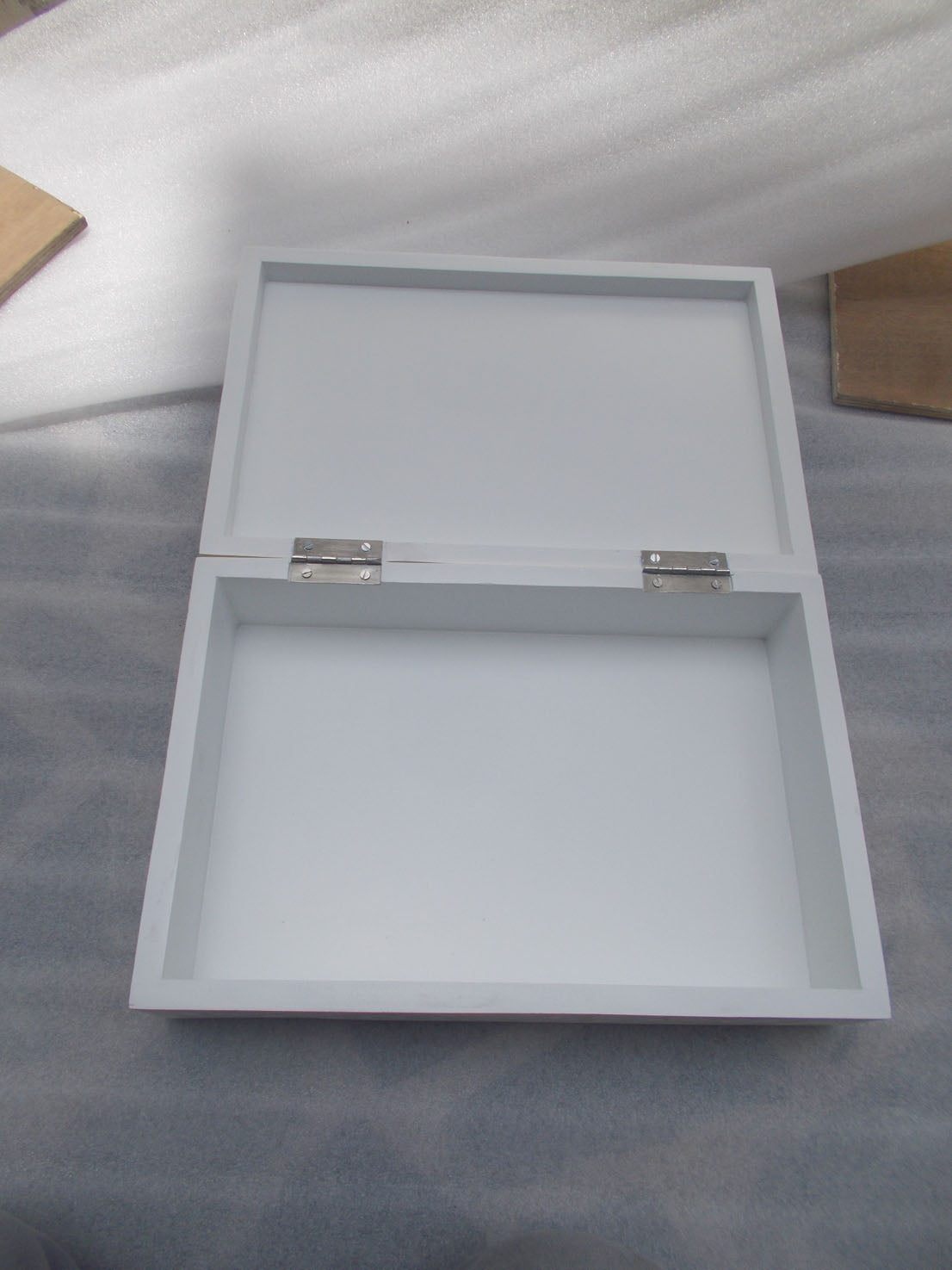 Zohi Interiors Signature Collection : Bone Inlay Large Box in Floral/White