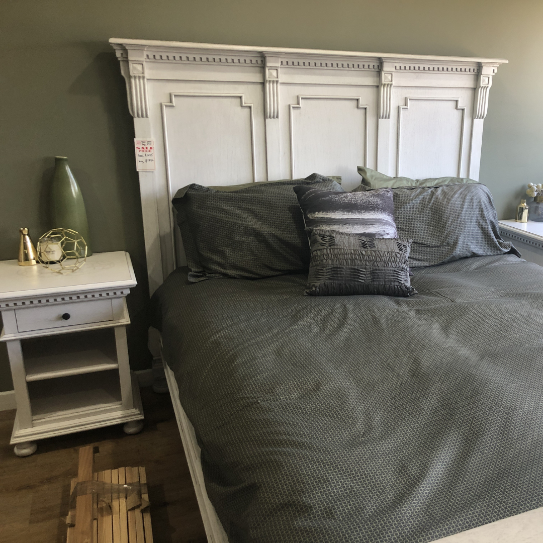 Augusta Bedside Table with One Drawer