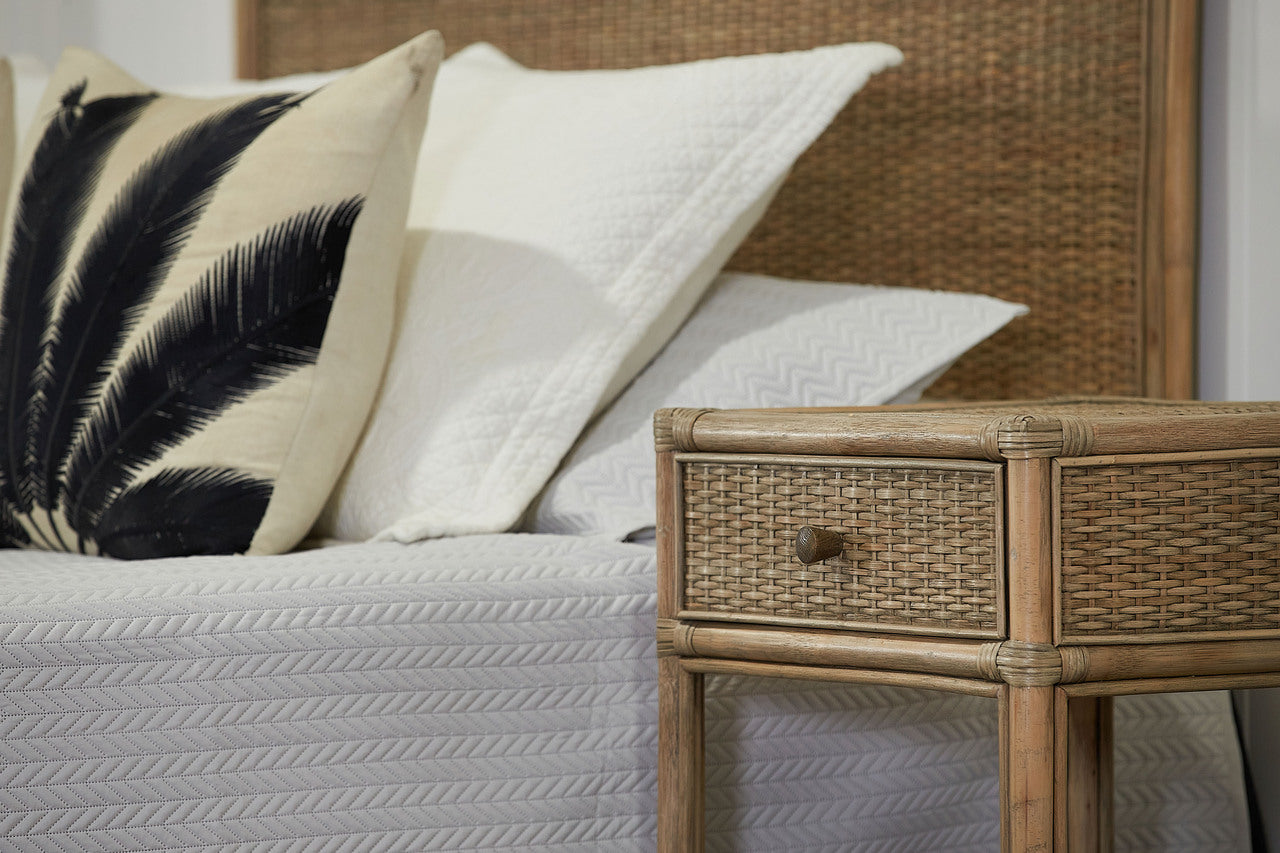 Amara Bedside