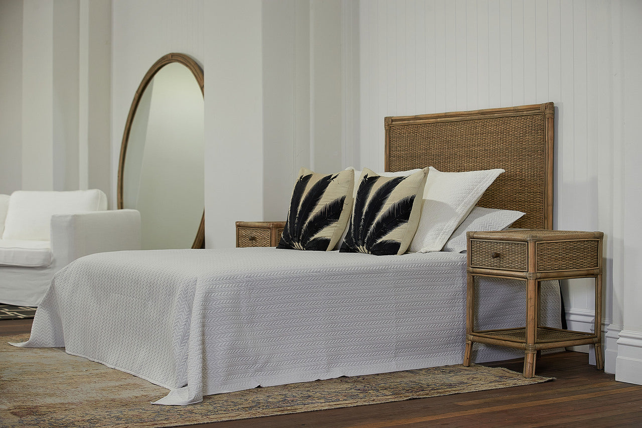 Amara Bedside