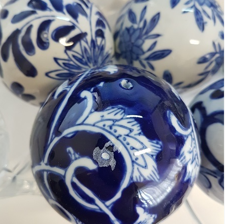 Hamptons 6 Decorator Balls