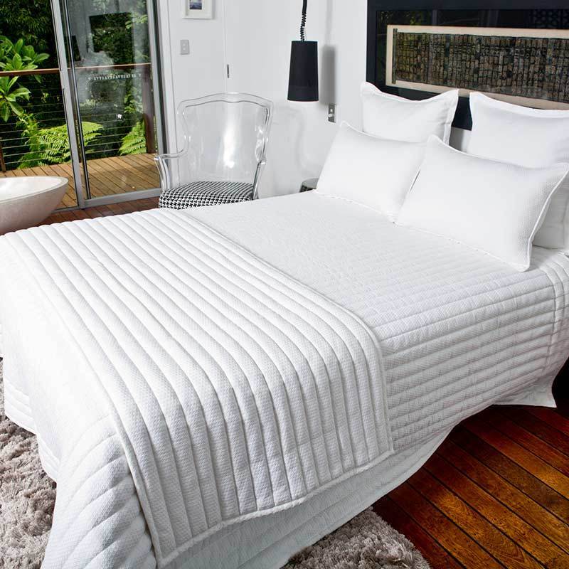 Astroid Quilt in White