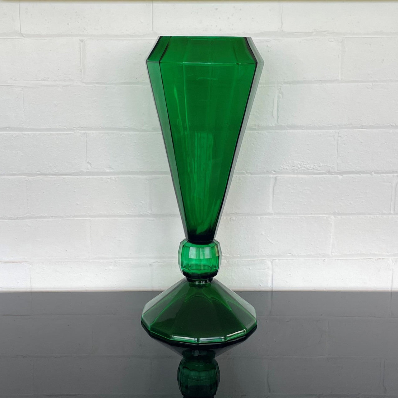 Diamond Jade Vase Green