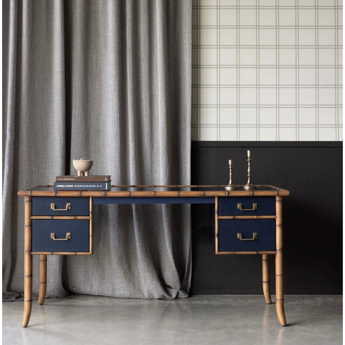 Calypso Desk